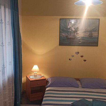 Apartmani Zute Račišće 客房 照片