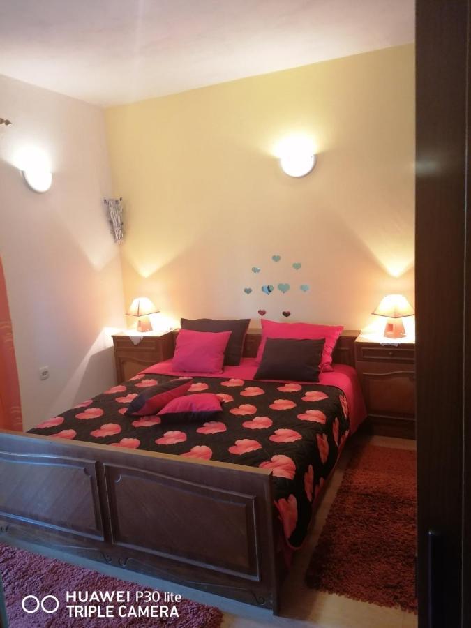 Apartmani Zute Račišće 外观 照片