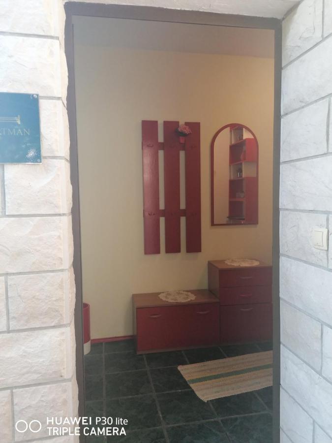 Apartmani Zute Račišće 外观 照片